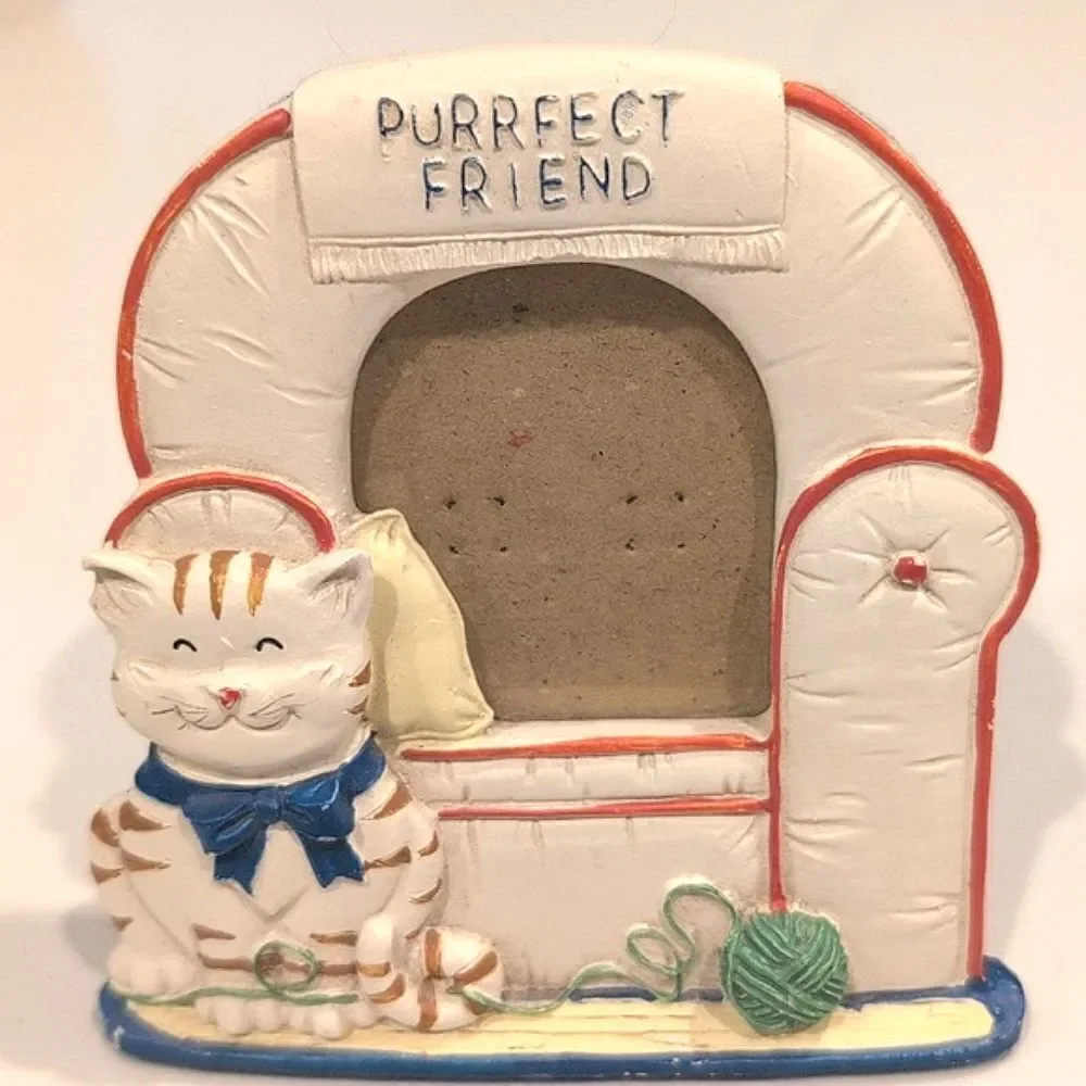Cat Purrfect Friend Picture Frame 3D Tabby Cat with Yarn Easel Back